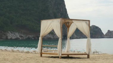 Alanya Kleopatra plajı Türkiye'de yaz tatil beldesinde sezon başlamadan önce