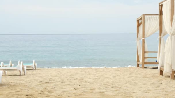 Alanya plaża Kleopatra przed rozpoczęciem sezonu w letnim kurorcie w Turcji — Wideo stockowe