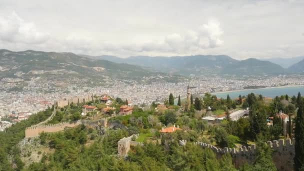 Kaleden Alanya şehir manzarası. Türkiye. — Stok video