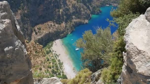 Krásný vzdušný výhled na Motýlí údolí ve Fethiye, Turecko — Stock video