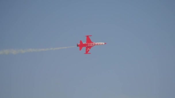 Antalya, Turkiet: april 2018. Turkiska stjärnan aerobatic team — Stockvideo