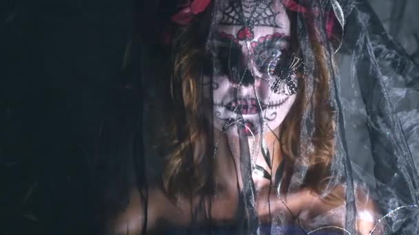 Santa Muerte maquillage femme la veille d'Halloween — Video