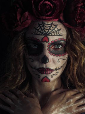  Santa Muerte makyaj kadını Cadılar Bayramı arifesinde
