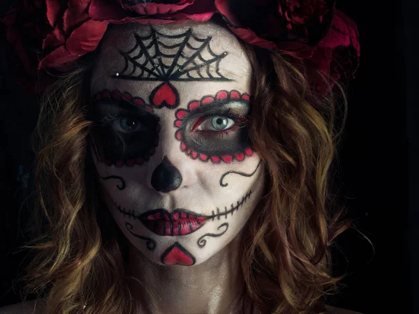 Santa Muerte maquillaje mujer en la víspera de Halloween —  Fotos de Stock