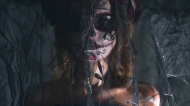  Santa Muerte makyaj kadını Cadılar Bayramı arifesinde