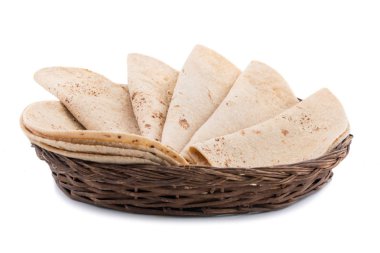Geleneksel Hint Mutfağı Chapati Roti, Fulka, Paratha, Hint Ekmeği, Düz Ekmek, Chapathi, Wheaten Düz Ekmek, Chapatti, Chappathi veya Beyaz Arkaplanda Kulcha olarak da bilinir.