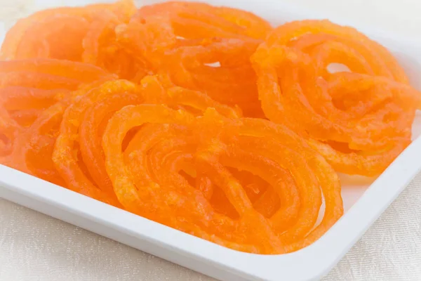 Jalebi 也叫Imarti Imarati Paneer Jalebi或Zulbia 是一种印度甜食 是通过在面粉面糊中加入椒盐或圆形调料制成的 — 图库照片