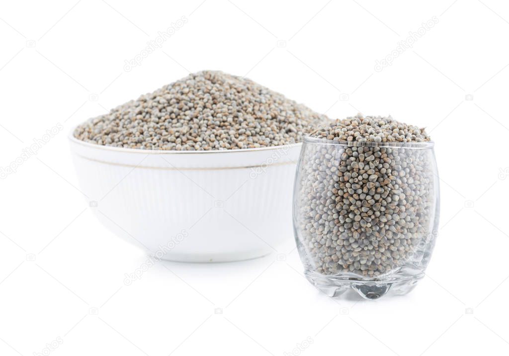 Las semillas de mijo perlado también se conocen como Bajra, Bajri