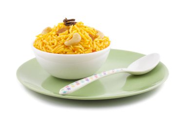 Hint mutfağı Pulav, Vejetaryen Biryani, Vejetaryen Pulav, Sebze Pulav, Biryani veya Sebze Pilav olarak da bilinir.