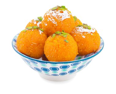 Hint Tatlı Motichoor laddoo Bundi Laddu ya da Motichur Laddoo olarak da bilinir. Çok küçük Gram un toplarından ya da Boondis 'ten yapılır.