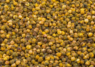 Kavrulmuş nohut veya Gram da biliyorum Channa veya Chana olarak