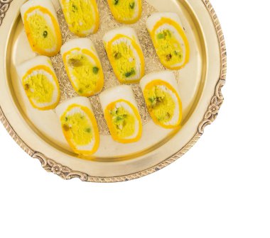 Hint tatlı gıda Barfi da kuru meyve tatlı, Kaymaklı, barfee, Mawa Barfi, Mava barfi, khoya Burfi, turuncu ve sarı barfi Hint popüler tatlı yapılmış, Hindistan cevizi, Mawa, süt ve şeker