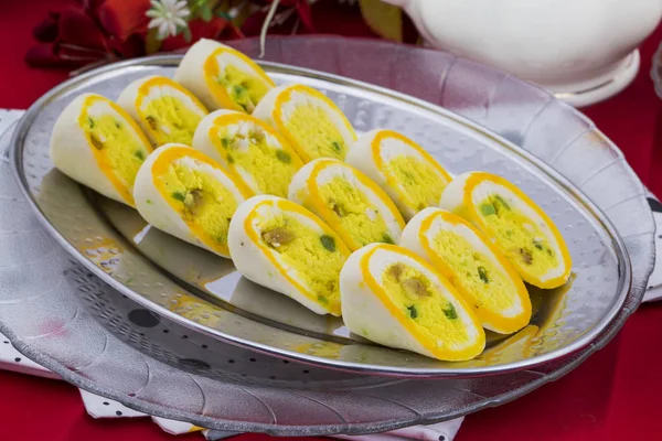 Kaju roll mithai um doce tradicional real feito de pó de caju e