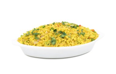 Hint kahvaltı yemek Poha de biliyorum Pohe veya Aalu poha dayak pirinç veya pirinç basık yapılmış olarak. Pirinç gevreği hafifçe hardal, soğuk, soğan, köri yaprakları ve zerdeçal yağda kızarmış