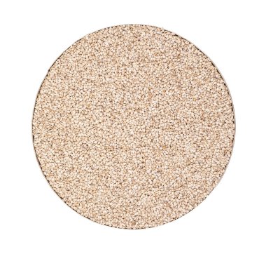 Doğal Susam da Hindistan'da beyaz arka plan üzerinde izole Til bilmek gibi