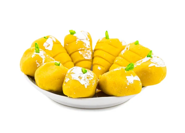 Indische Süßspeise Mango Mawa Pedha Oder Peda Isoliert Auf Weißem — Stockfoto