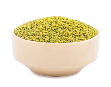 Hindistan 'da Methi Tohumları olarak da bilinen Yeşil Fenugreek tohumları Beyaz Arkaplanda izole edildi