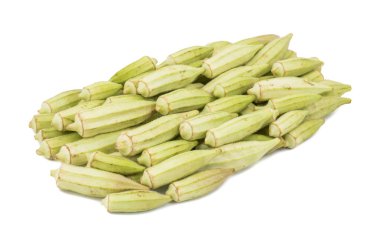Yeşil bamya sebze yığını veya Bayan parmak, beyaz arka plan üzerinde Bhindi izole
