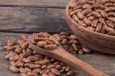 Kırmızı Böbrek Fasulyesi, Azuki Fasulyesi ya da Rajma Tohumları olarak da bilinir.