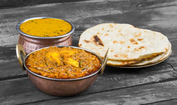 Indische Küche Kadai Paneer Serviert Mit Dal Makhani Oder Tandoori — Stockfoto