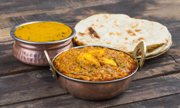 Indische Küche Kadai Paneer Serviert Mit Dal Makhani Oder Tandoori — Stockfoto
