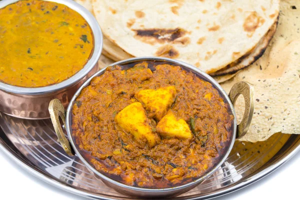 Ινδικό Παραδοσιακό Φαγητό Thali Kadai Paneer Σερβίρεται Dal Makhani Tandori — Φωτογραφία Αρχείου