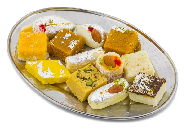 India Deliciosa Mezcla Dulce Mezcla Mithai Aislado Sobre Fondo Blanco —  Fotos de Stock