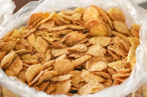 Hint sokak gıda Khari Puri veya Matari bir popüler ve Delicious Gucerat dili çay saati çerezim