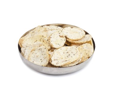 Hint baharatlı patates cipsi de biliyorum Aloo Papri, Aloo Papdi, Alu Papdi, gofret ve Aloo beyaz arka plan üzerinde izole cips