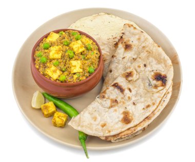 Hint mutfağı Mattar Paneer olduğunu bir vejetaryen Kuzey Hint yemeği oluşan, bezelye ve Paneer dayalı bir domates sos ile Garam Masala baharatlı. Bu kez Hint Tandoori Roti türü ile servis edilir