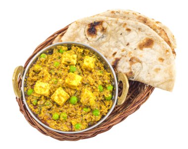 Hint mutfağı Mattar Paneer olduğunu bir vejetaryen Kuzey Hint yemeği oluşan, bezelye ve Paneer dayalı bir domates sos ile Garam Masala baharatlı. Bu kez Hint Tandoori Roti türü ile servis edilir