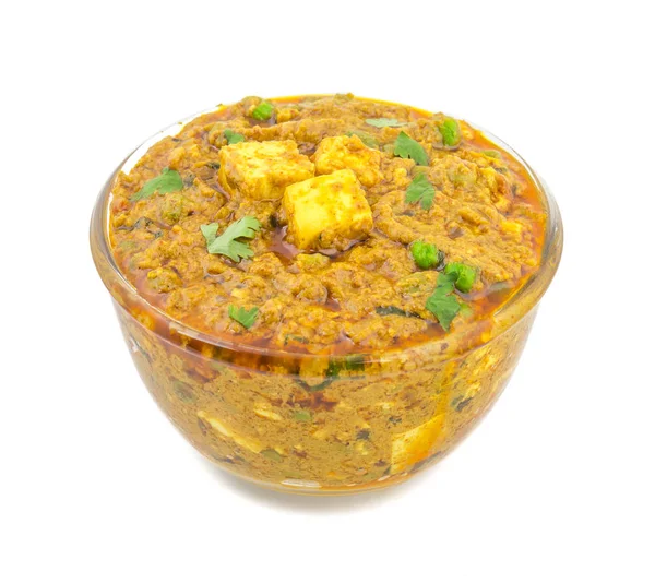 Hint mutfağı Mattar Paneer olduğunu bir vejetaryen Kuzey Hint yemeği oluşan, bezelye ve Paneer dayalı bir domates sos ile Garam Masala baharatlı. Bu kez Hint Tandoori Roti türü ile servis edilir