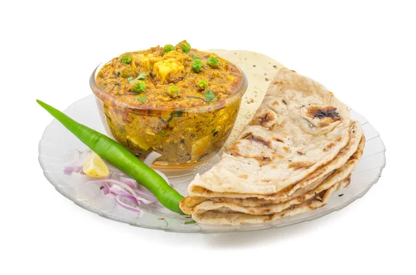Hint mutfağı Mattar Paneer olduğunu bir vejetaryen Kuzey Hint yemeği oluşan, bezelye ve Paneer dayalı bir domates sos ile Garam Masala baharatlı. Bu kez Hint Tandoori Roti türü ile servis edilir