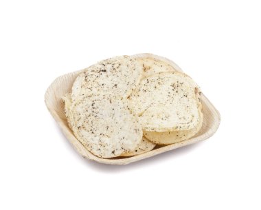 Hint baharatlı patates cipsi de biliyorum Aloo Papri, Aloo Papdi, Alu Papdi, gofret ve Aloo beyaz arka plan üzerinde izole cips