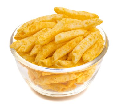 Lezzetli hafif baharatlı patates beyaz arka plan üzerinde izole Snack