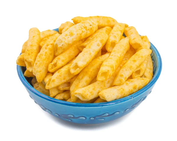 Lezzetli hafif baharatlı patates beyaz arka plan üzerinde izole Snack