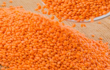 Lentilha Vermelha, Red Split Mercekleri, Lens Culinaris, Kırmızı Mercimek Legume veya Masoor Dal olarak da bilinir.