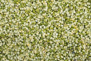 Split Mung Fasulyesi, Mungbean, Green Moong Bean, Mung Gram, Vigna Radiata, Green Gram, Golden Gram Legumes, Moong Bean, Moong Dal, Green Bean veya Mung Daal olarak da bilinir.