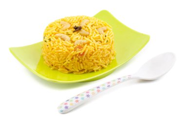 Hint mutfağı Pulav, Vejetaryen Biryani, Vejetaryen Pulav, Sebze Pulav, Biryani veya Sebze Pilav olarak da bilinir.