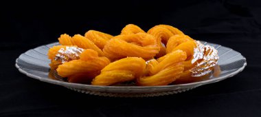 Paneer Jalebi, ayrıca Chhena Jalebi, Chhena Jilapi veya Zulbia olarak da bilinir.