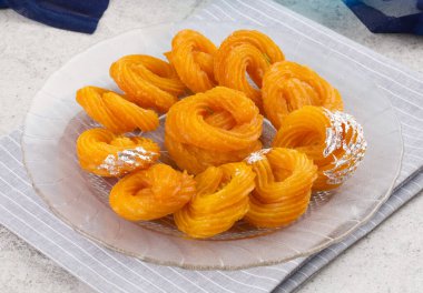 Paneer Jalebi, ayrıca Chhena Jalebi, Chhena Jilapi veya Zulbia olarak da bilinir.