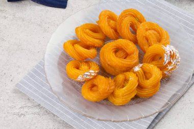 Paneer Jalebi, ayrıca Chhena Jalebi, Chhena Jilapi veya Zulbia olarak da bilinir.