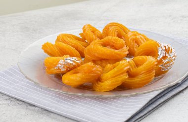 Paneer Jalebi, ayrıca Chhena Jalebi, Chhena Jilapi veya Zulbia olarak da bilinir.