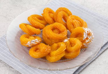 Paneer Jalebi, ayrıca Chhena Jalebi, Chhena Jilapi veya Zulbia olarak da bilinir.