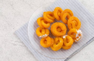 Paneer Jalebi, ayrıca Chhena Jalebi, Chhena Jilapi veya Zulbia olarak da bilinir.