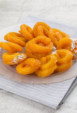 Paneer Jalebi, ayrıca Chhena Jalebi, Chhena Jilapi veya Zulbia olarak da bilinir.