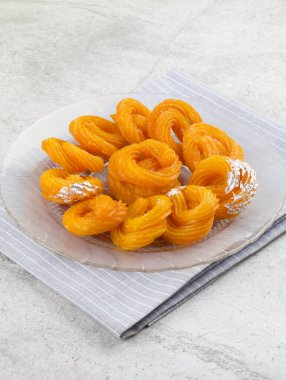 Paneer Jalebi, ayrıca Chhena Jalebi, Chhena Jilapi veya Zulbia olarak da bilinir.