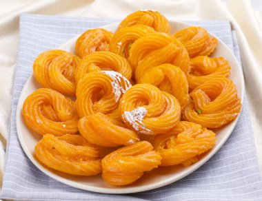 Paneer Jalebi, ayrıca Chhena Jalebi, Chhena Jilapi veya Zulbia olarak da bilinir.