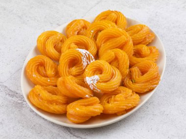 Paneer Jalebi, ayrıca Chhena Jalebi, Chhena Jilapi veya Zulbia olarak da bilinir.