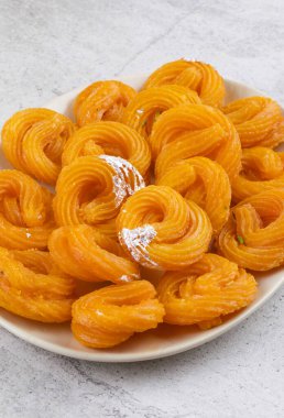 Paneer Jalebi, ayrıca Chhena Jalebi, Chhena Jilapi veya Zulbia olarak da bilinir.